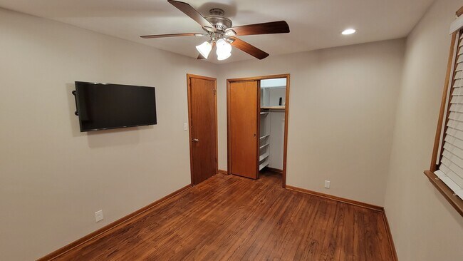 Foto del edificio - 1125 Woodman Rd