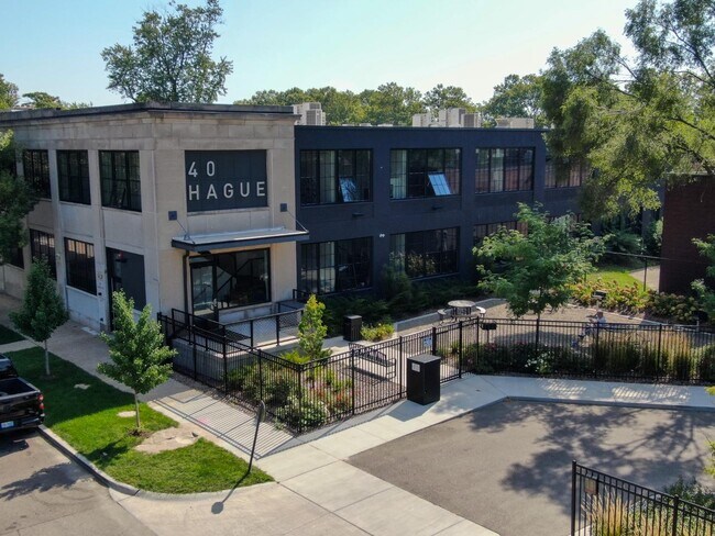 Building Photo - 40 Hague St