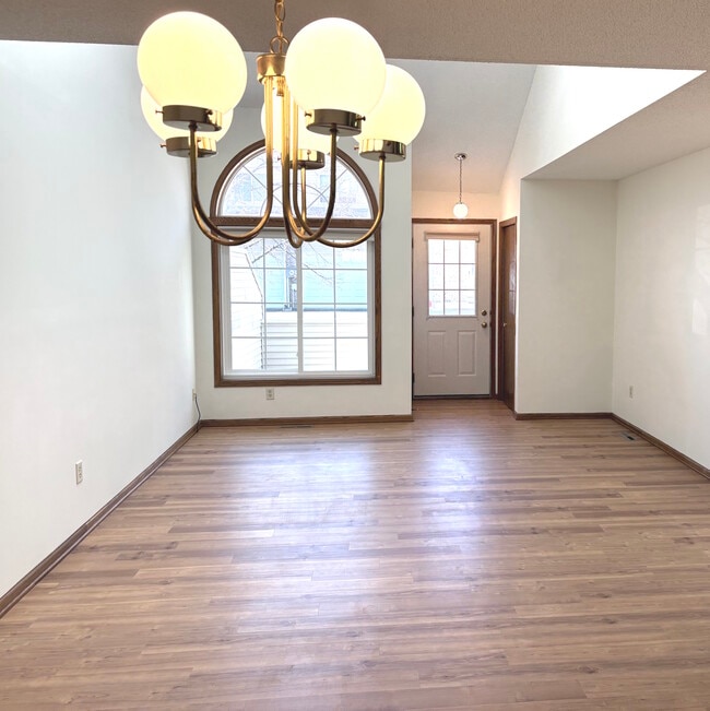 Living Area - 1119 Pecks Woods Dr