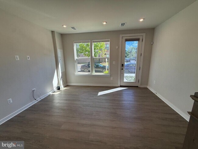 Foto del edificio - 2505 Nicholson St