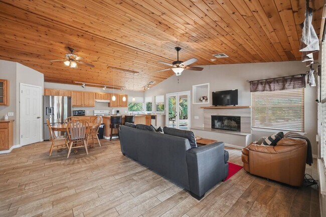 Foto del edificio - 7501 Uplands of the Kern Dr