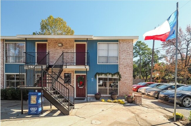 Building Photo - 816 Oak St