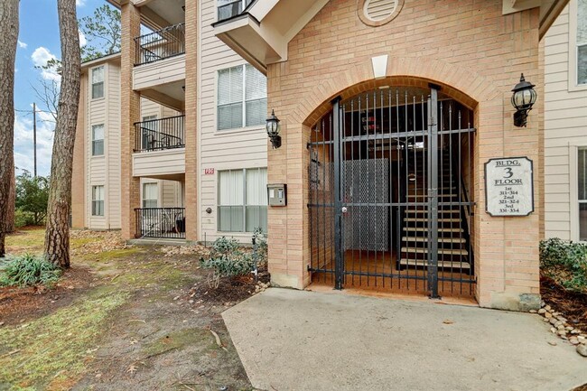 Building Photo - 8051 Bay Branch Dr