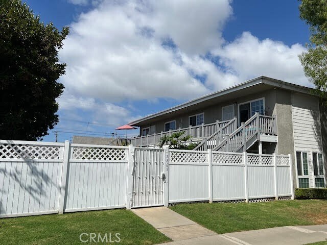 Primary Photo - 2869 Mendoza Dr