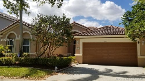 Primary Photo - 1613 Royal Grove Way