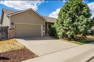 Building Photo - 883 Emerald Dr