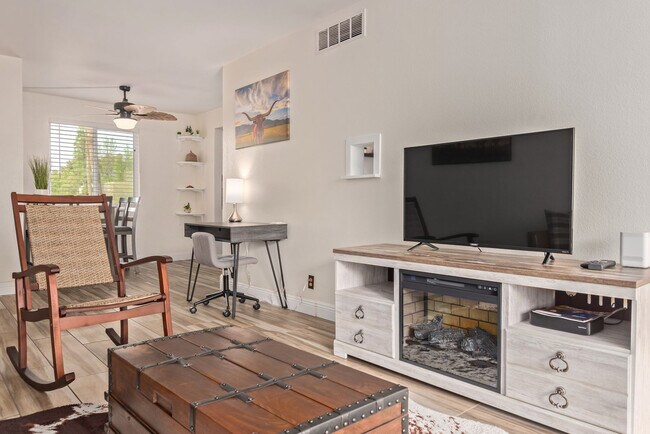 Foto del edificio - 7625 Camelback Rd