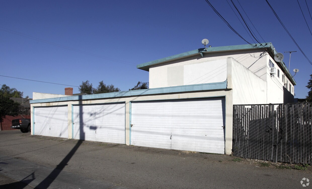 Building Photo - 1124 W Porter Ave