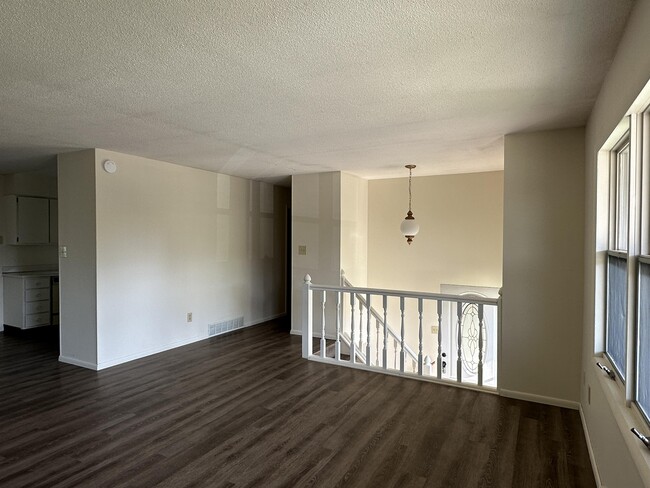 Building Photo - 4732 Windmill Rd