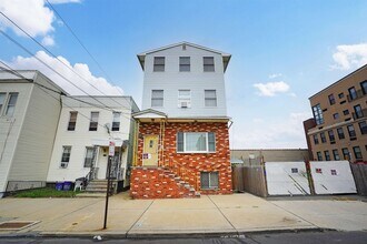 Building Photo - 200 Culver Ave