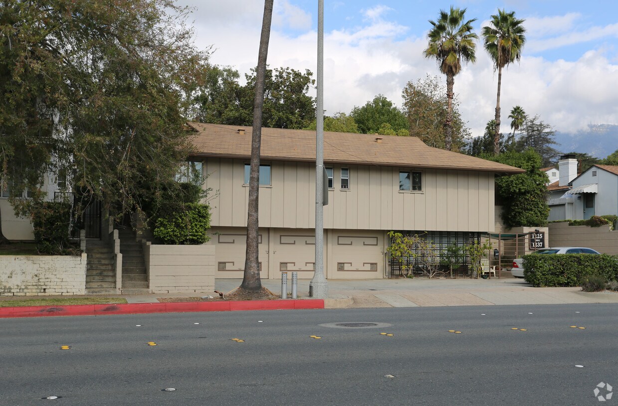 Foto del edificio - 1225-1237 Washington Blvd