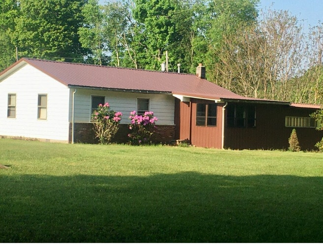 Primary Photo - 826 Jonathan Run Rd