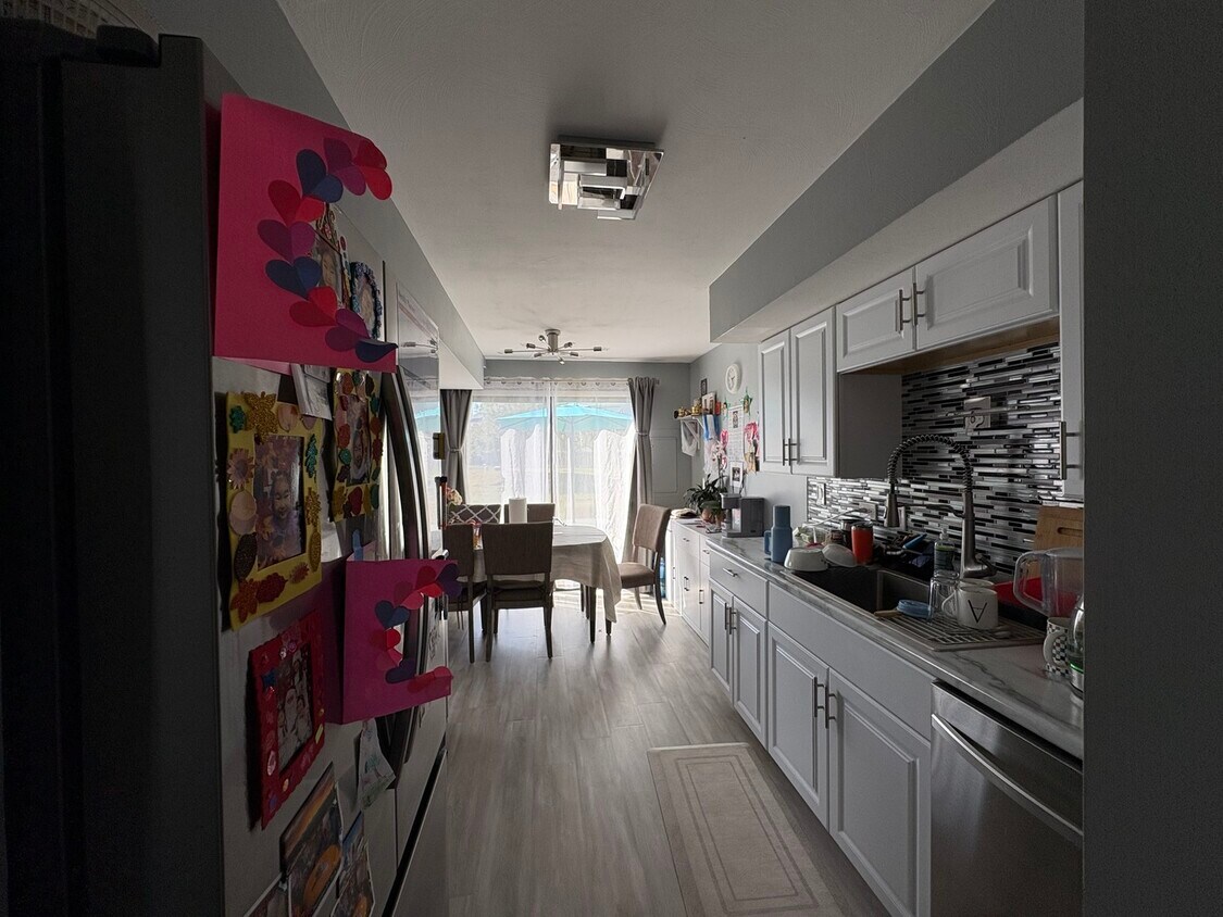 Foto del edificio - 806 Dracut Ln