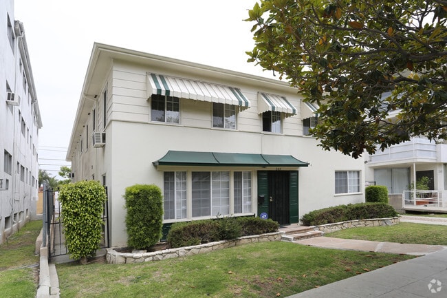 Building Photo - 244 S Doheny Dr