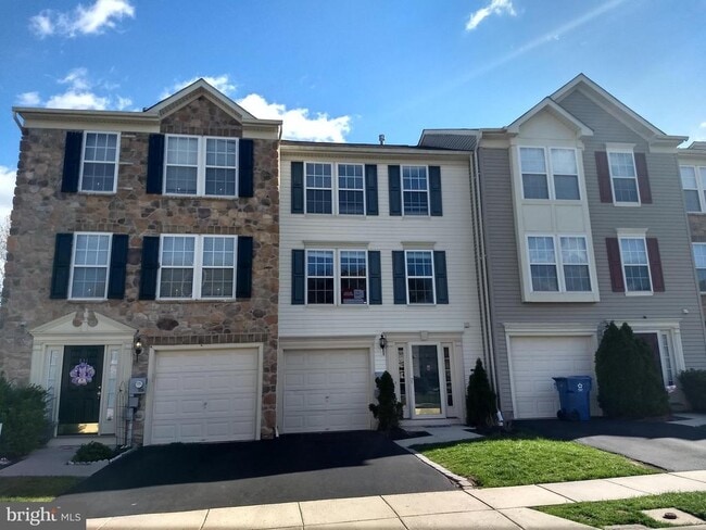 Building Photo - 213 Windsor Ct