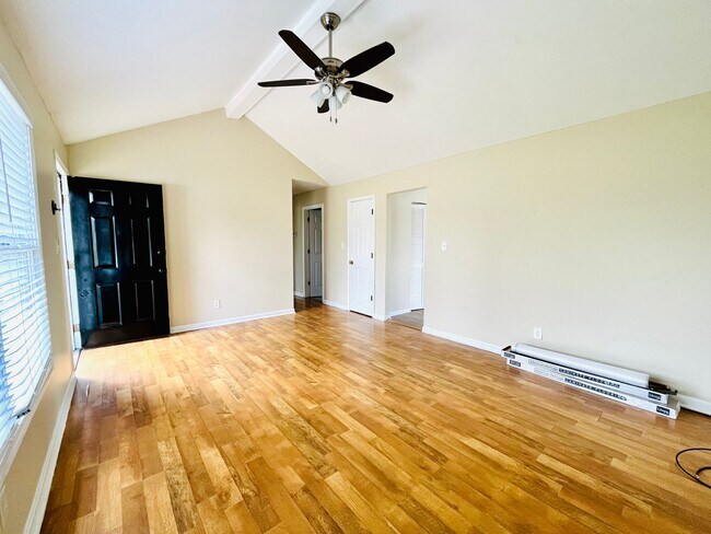Building Photo - 110 Clore Ave