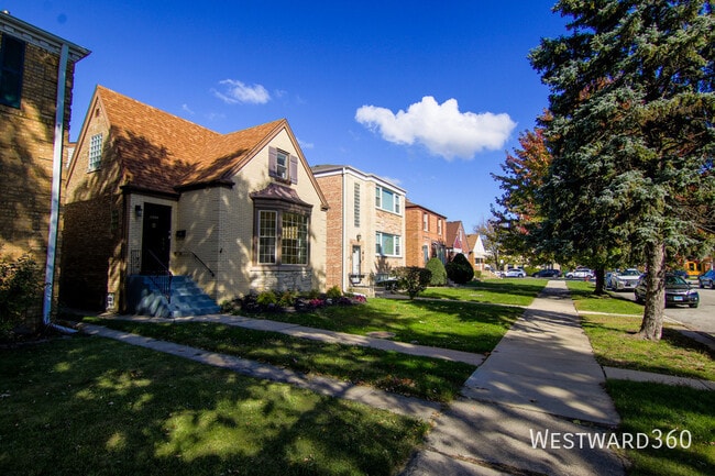 Foto del edificio - 6444 N Oketo Ave