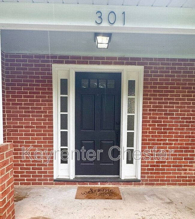 Building Photo - 301 Mansion Dr