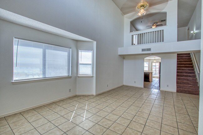 Foto del edificio - 14724 Paradise Breeze Ave