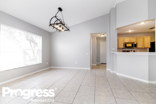 Building Photo - 12615 Midpointe Dr