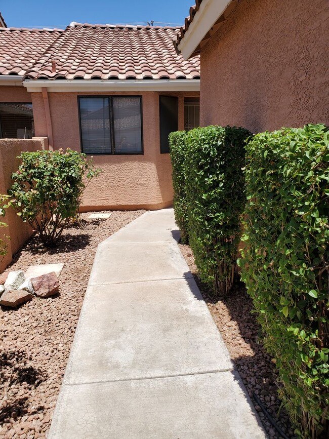 Building Photo - Dana Ranch Villas