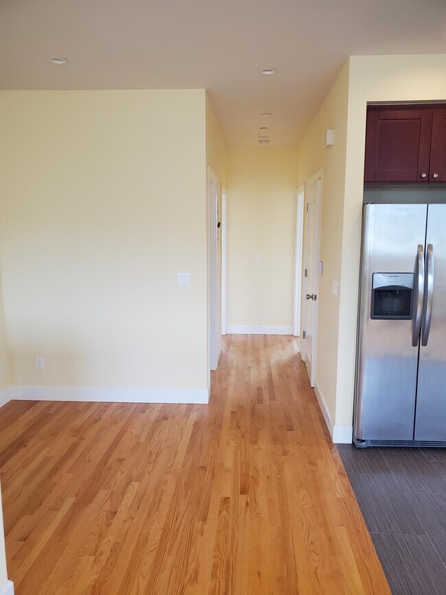 halfway foyer - 108 Werner Ave