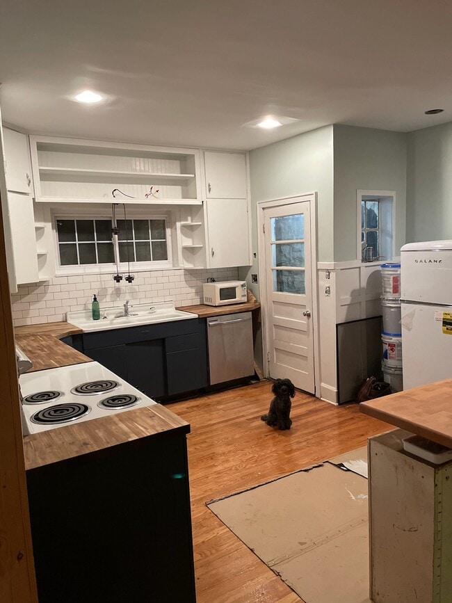 Huge updated kitchen: subway tile,butcherblock countertops,kitchen island, new lighting - 200 N Chilhowee Dr