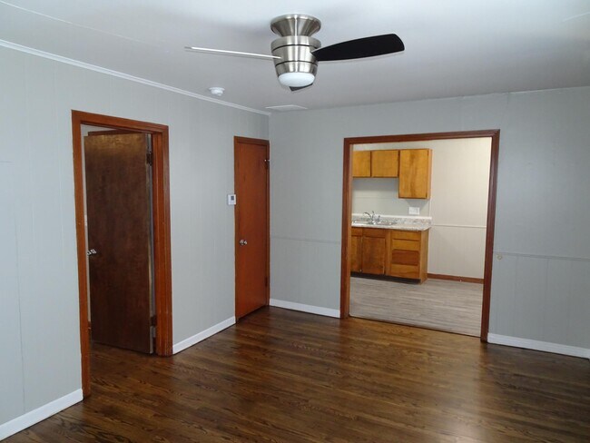 Foto del edificio - 3048 S Oliver Ave