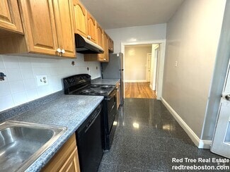 Building Photo - 52 Strathmore Rd
