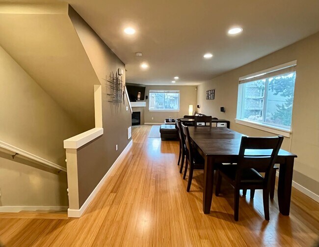 Foto del edificio - Stylish Greenwood Townhome with Private Patio & Modern Finishes