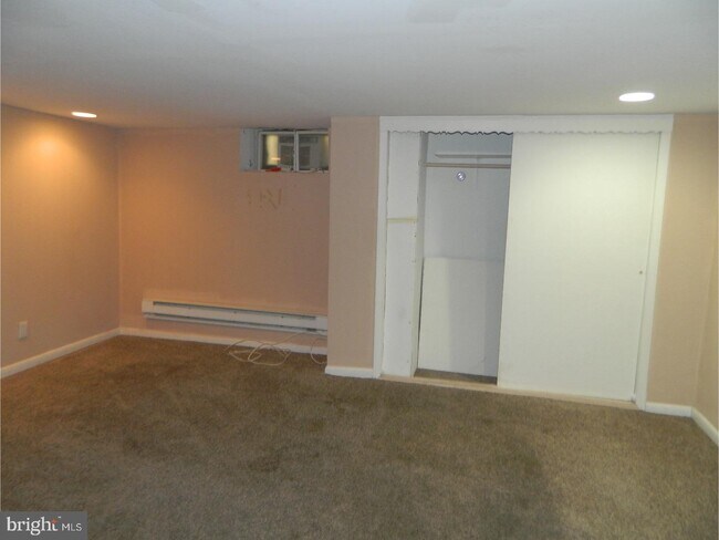 Foto del edificio - 2707 Dudley St