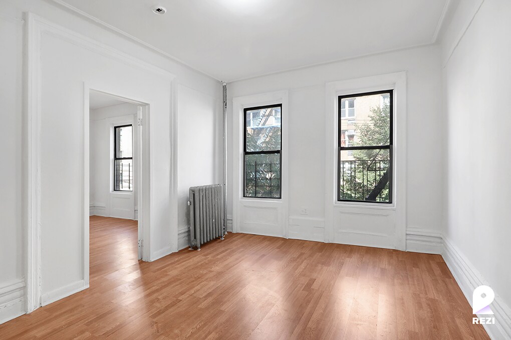 Primary Photo - 2650 Marion Ave