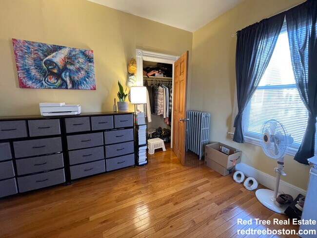 Building Photo - 46 Aspinwall Ave