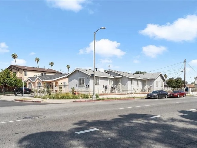 Photo - 431 W 112th St House