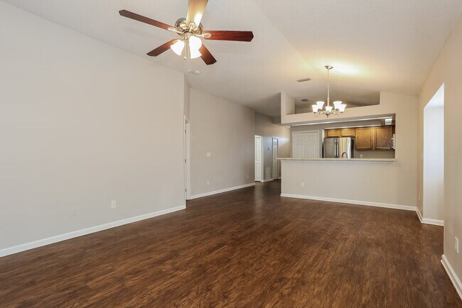 Foto del edificio - 10321 Homard Blvd N