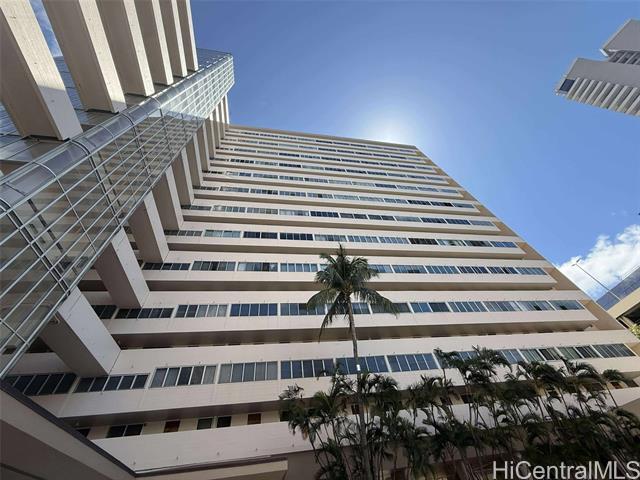 Foto del edificio - 500 University Ave