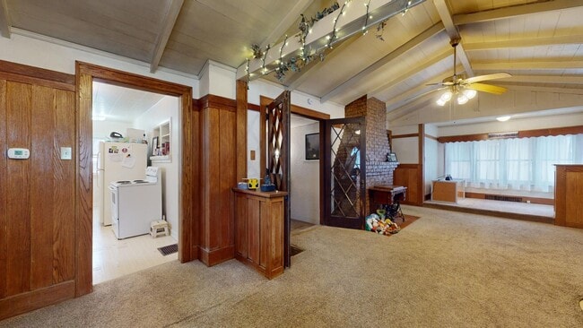 Building Photo - Beautiful Woodwork in this Charming Old Home