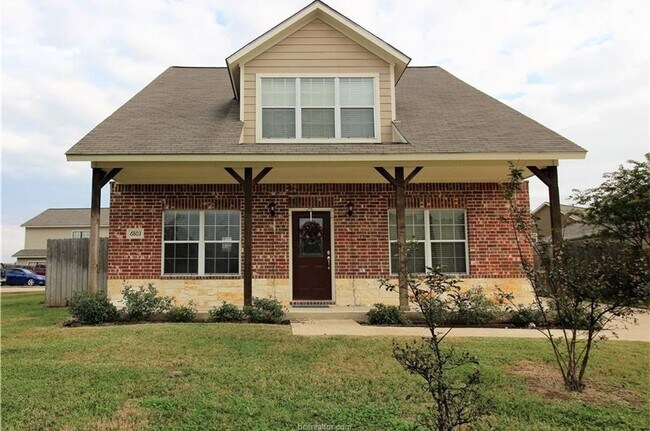 Foto del edificio - AUGUST PRE-LEASE!!! Beautiful 4 Bed, 3 Bat...