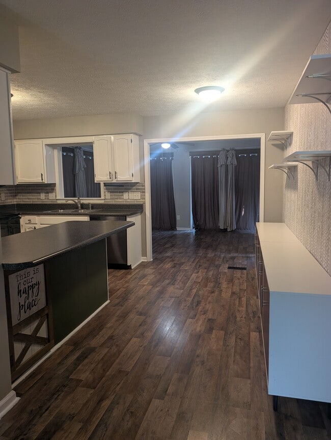 Building Photo - 6314 Albatross Dr