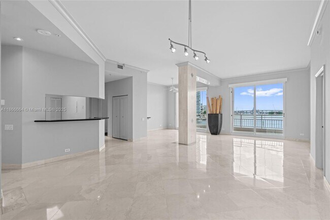 Foto del edificio - 888 Brickell Key Dr