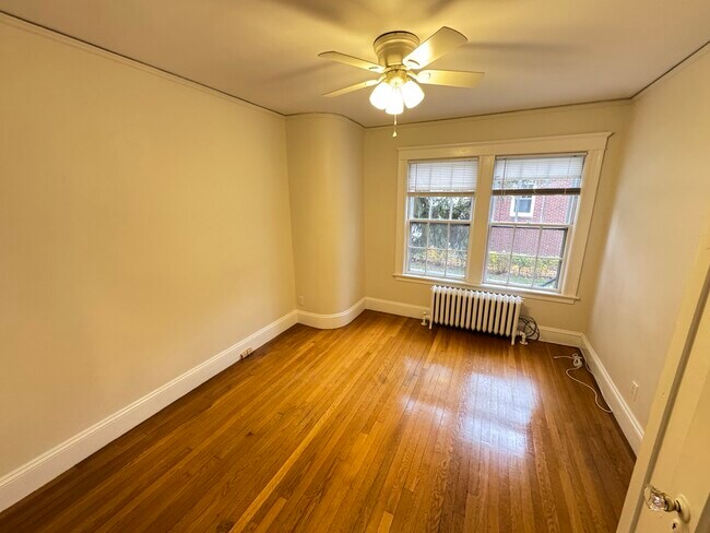 Foto del edificio - 214 Commonwealth Ave