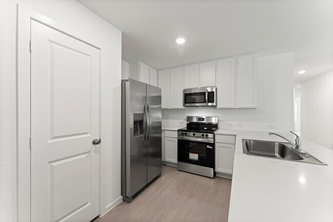Foto del edificio - 468 Shoreview Dr