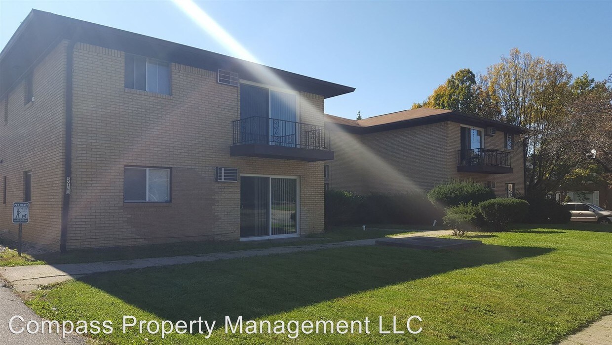Foto principal - 5921 W 25th St