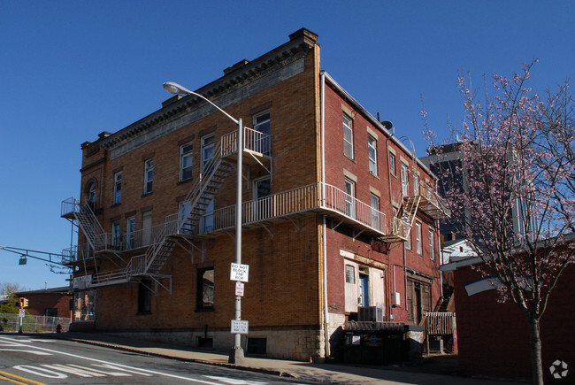 Building Photo - 124 Speedwell Ave