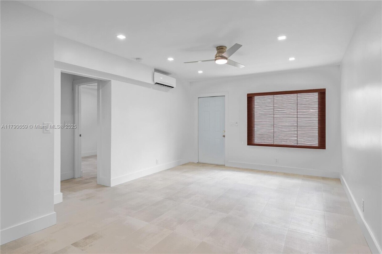 Foto principal - 551 NE 26th St
