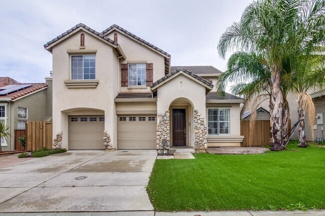 Building Photo - Stunning Fully Remodeled 3-Bedroom House