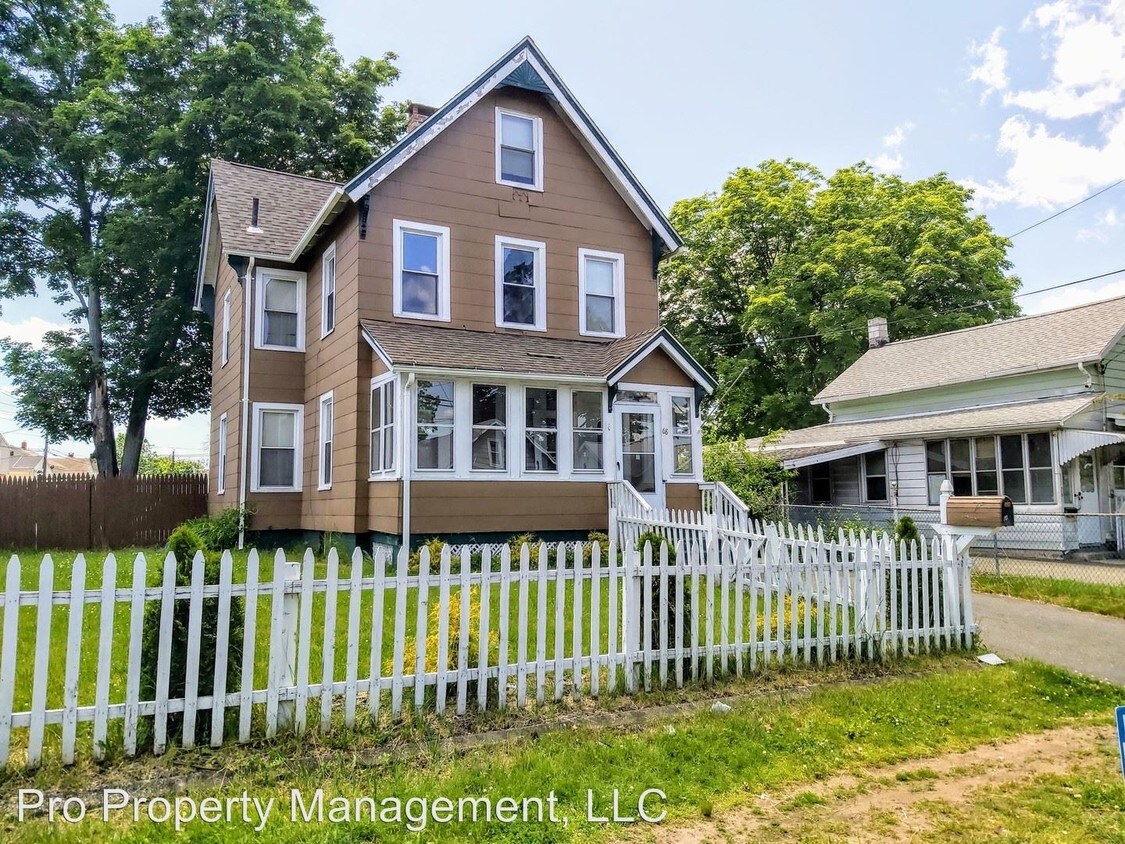 Primary Photo - 4 br, 2.5 bath House - 68 Front Ave