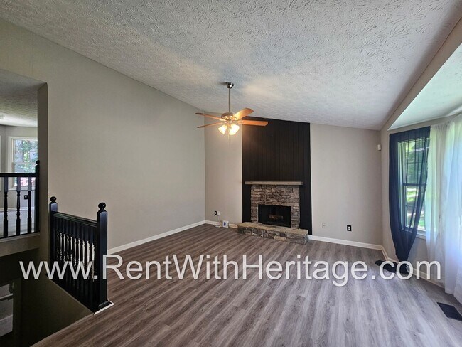 Foto del edificio - Amazing 3 Bedroom/ 2 Bath Home / Bonus Roo...