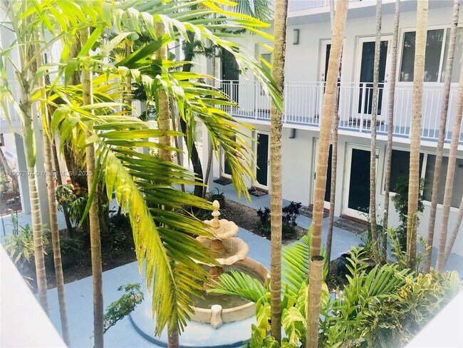 Foto del edificio - 2430 NE 135th St