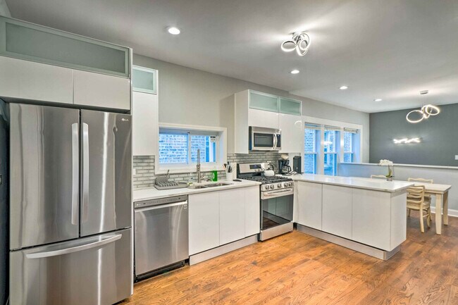 Foto del edificio - 7931 S Eberhart Ave